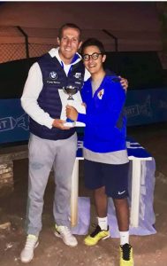 Salvatore Panzarella premiato dal Maestro Fabrizio Viola